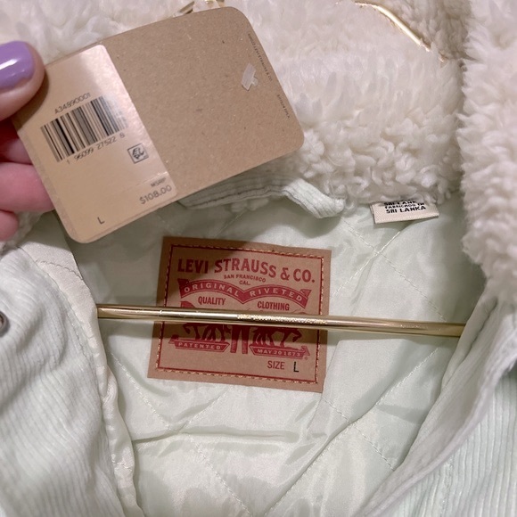 NWT Levi’s Oversized Corduroy Jacket with Sherpa Collar - Picture 5 of 8
